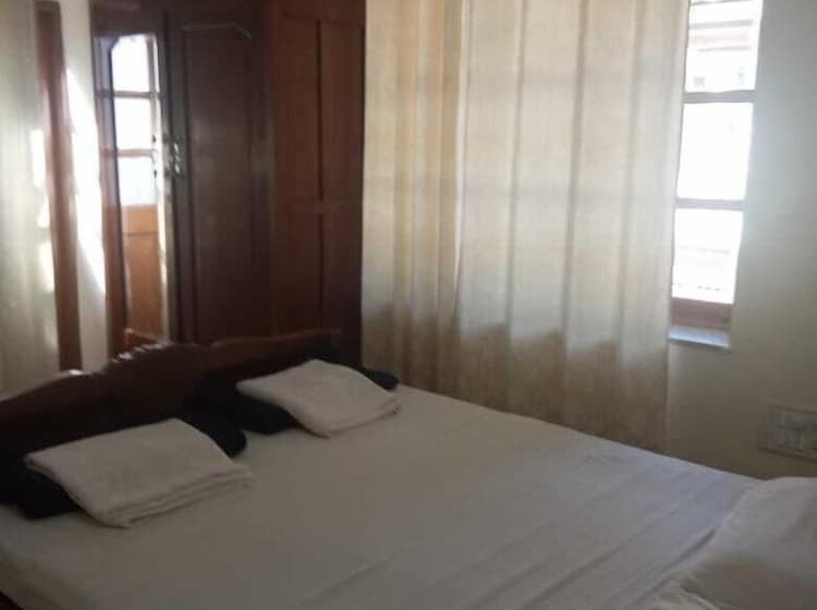 פנסיון Diakon Holidays