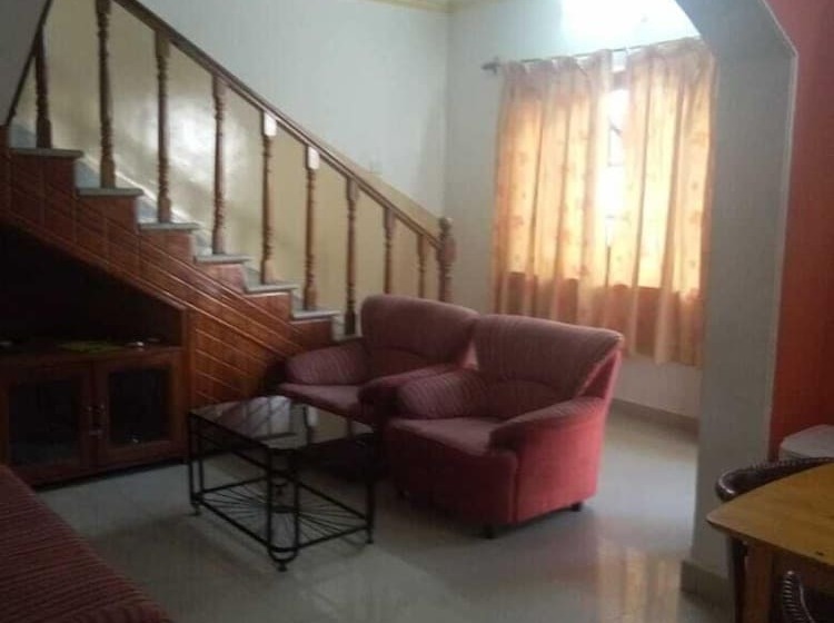 פנסיון Diakon Holidays