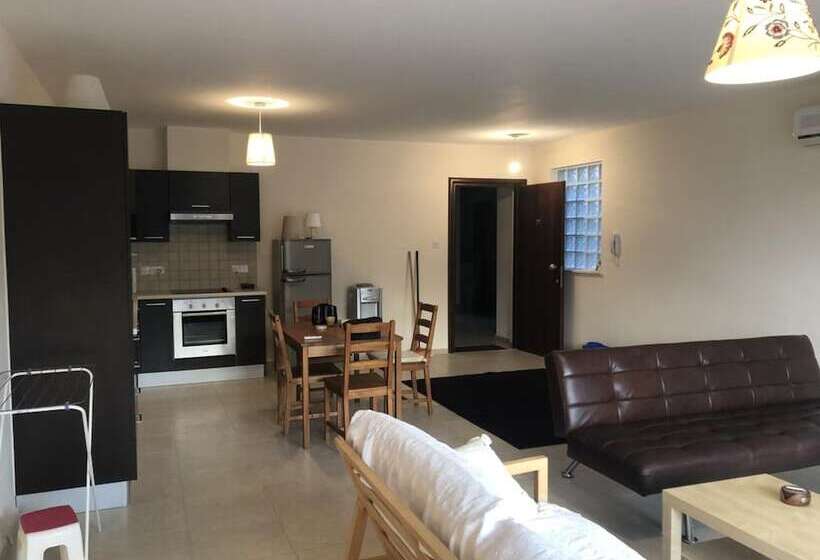 פנסיון Lux Country Condo