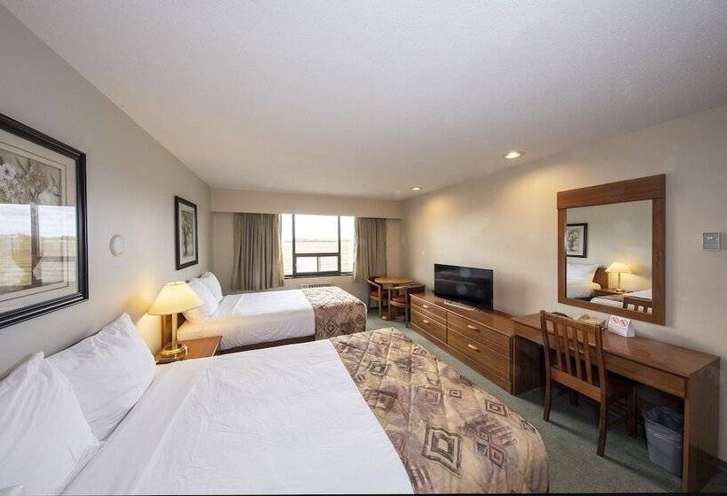 فندق صغير Dunvegan Inn And Suites
