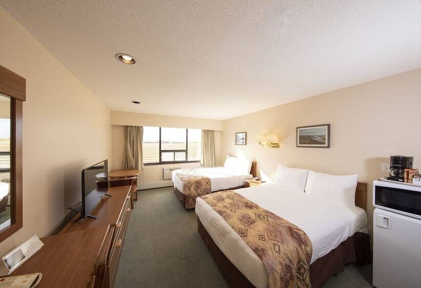 فندق صغير Dunvegan Inn And Suites