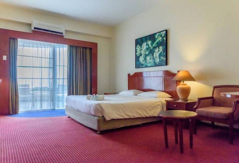 בית מלון כפרי Expat's Nook Beach Resort