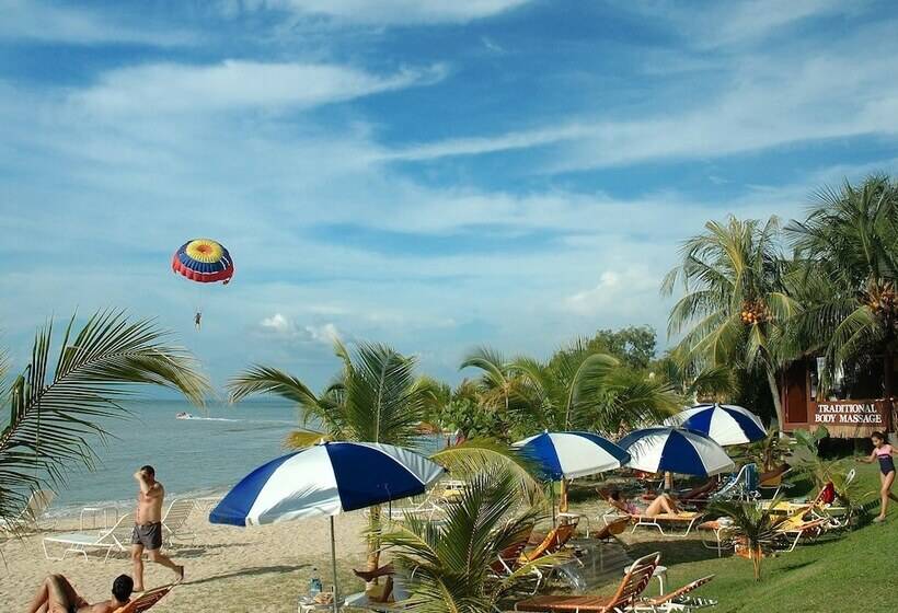 בית מלון כפרי Expat's Nook Beach Resort