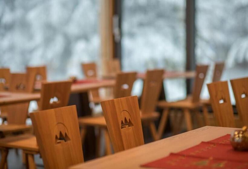 هتل Guesthouse Lajnar