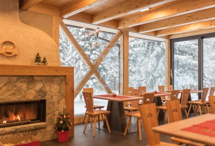 هتل Guesthouse Lajnar