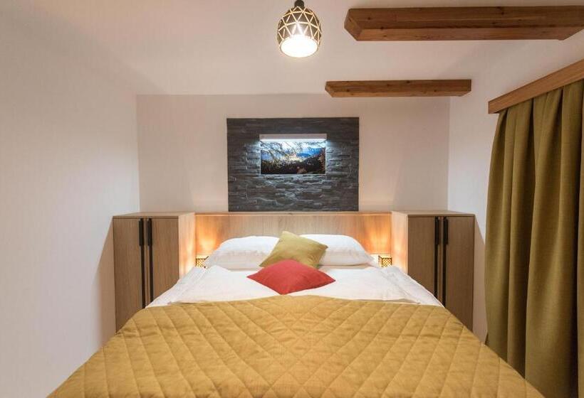 هتل Guesthouse Lajnar