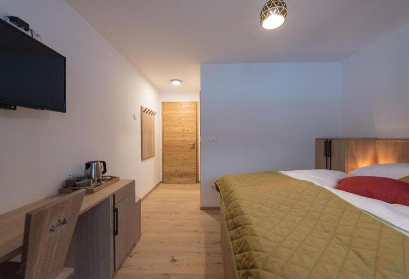 هتل Guesthouse Lajnar