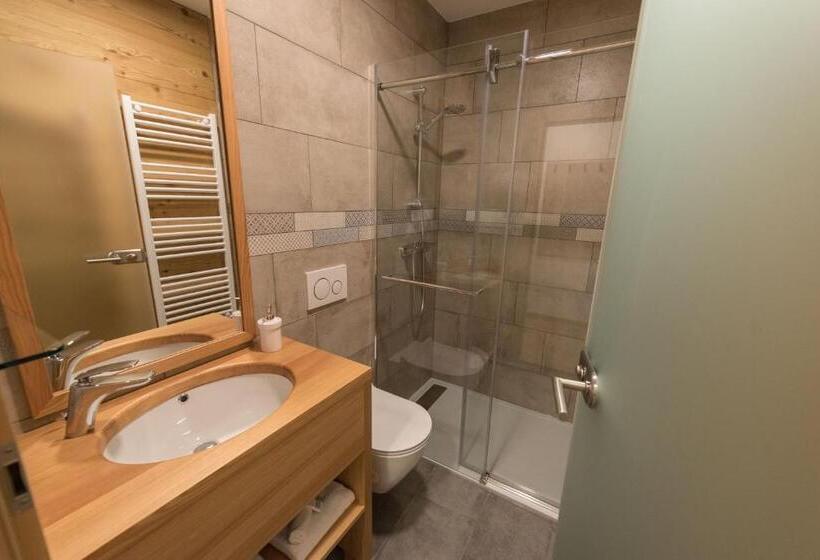 هتل Guesthouse Lajnar