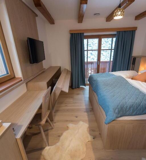 هتل Guesthouse Lajnar