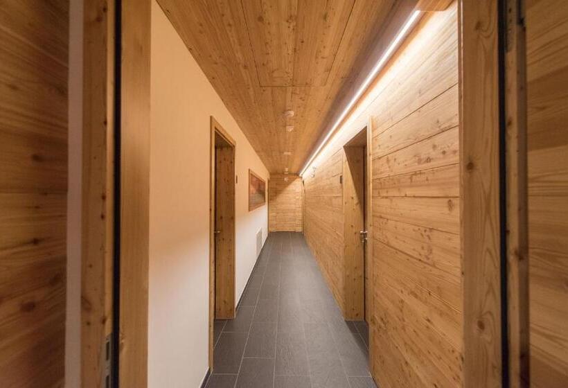 هتل Guesthouse Lajnar