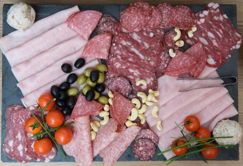 هتل Guesthouse Lajnar