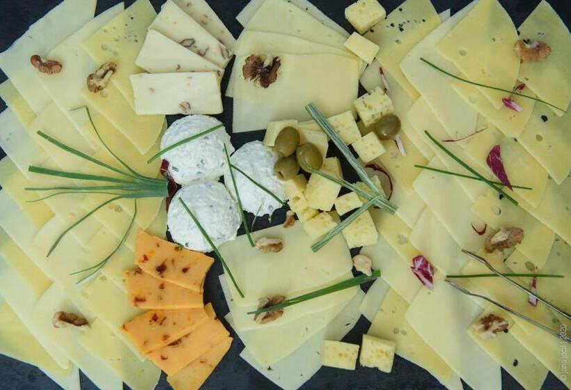 هتل Guesthouse Lajnar