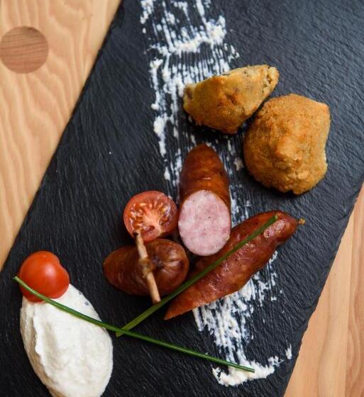 هتل Guesthouse Lajnar