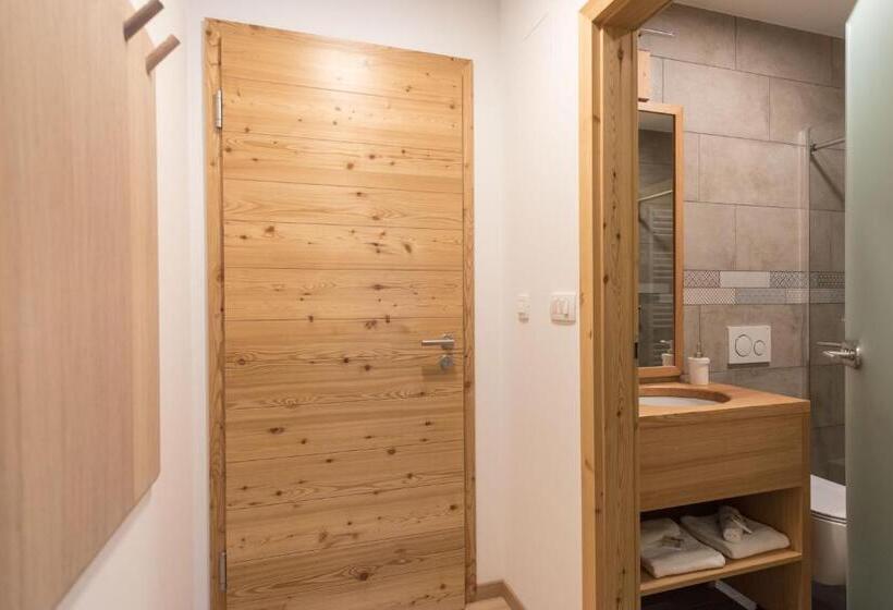 هتل Guesthouse Lajnar