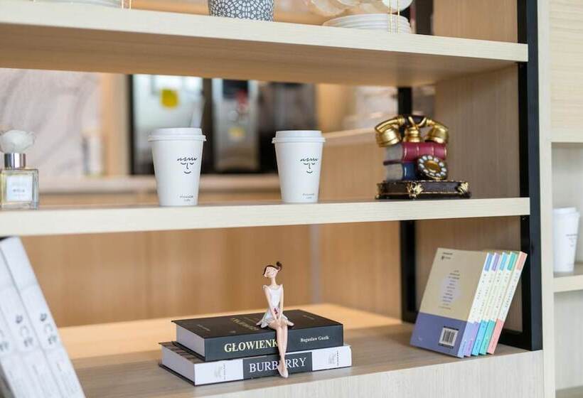 호텔 Ibis Shanghai Hongqiao Transport Hub Qibao