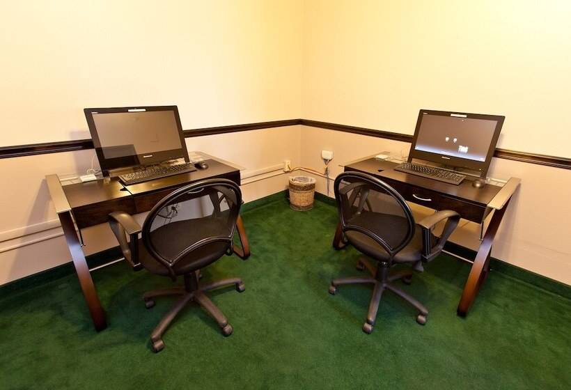 호텔 Landmark Inn Fort Irwin