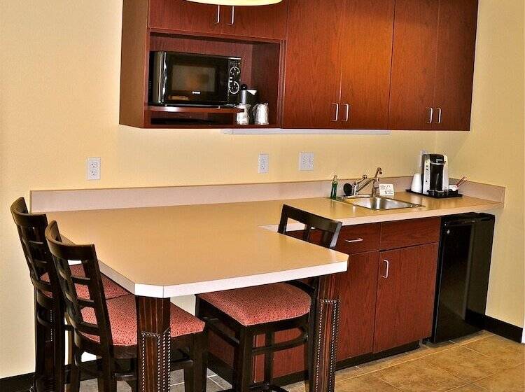 호텔 Landmark Inn Fort Irwin