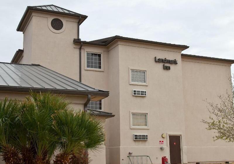 호텔 Landmark Inn Fort Irwin