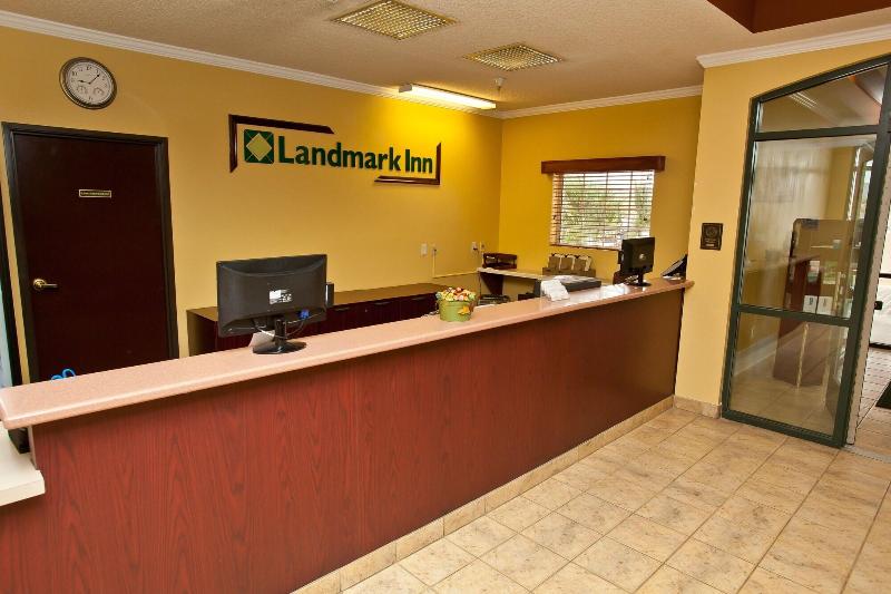 호텔 Landmark Inn Fort Irwin