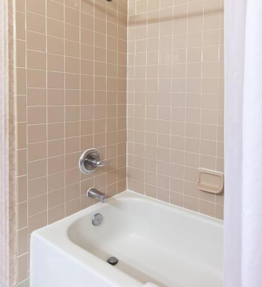 호텔 Landmark Inn Fort Irwin