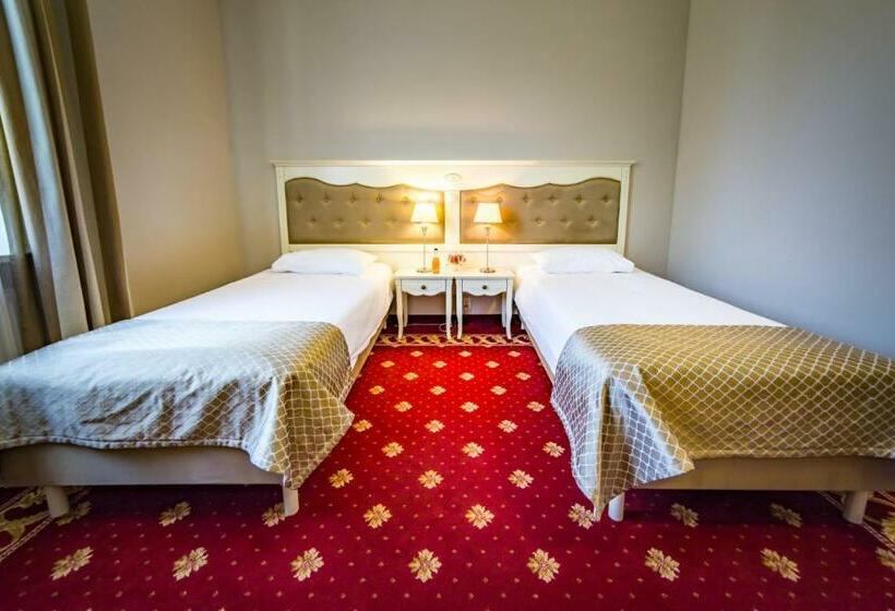 ホテル Sobienie Krolewskie