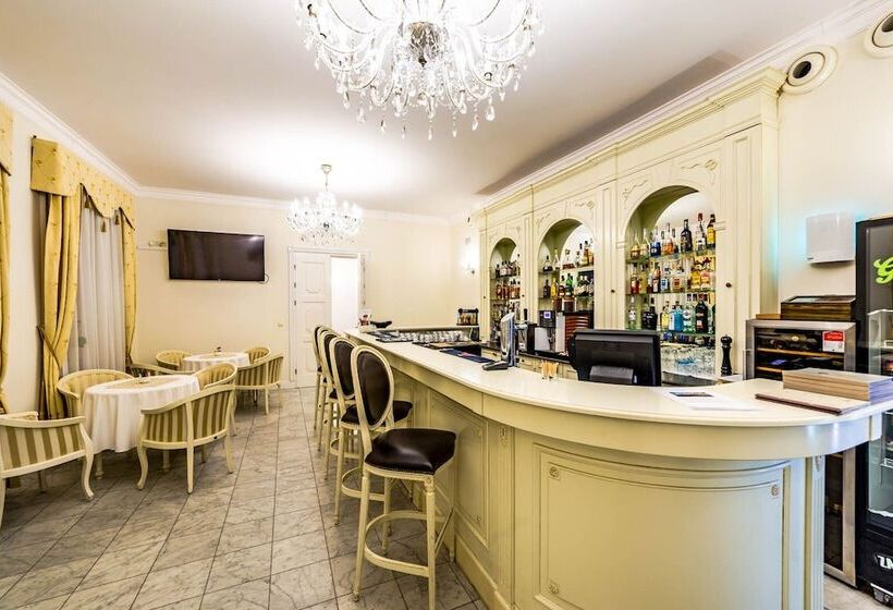 ホテル Sobienie Krolewskie