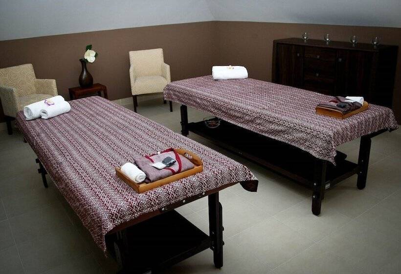 ホテル Sobienie Krolewskie