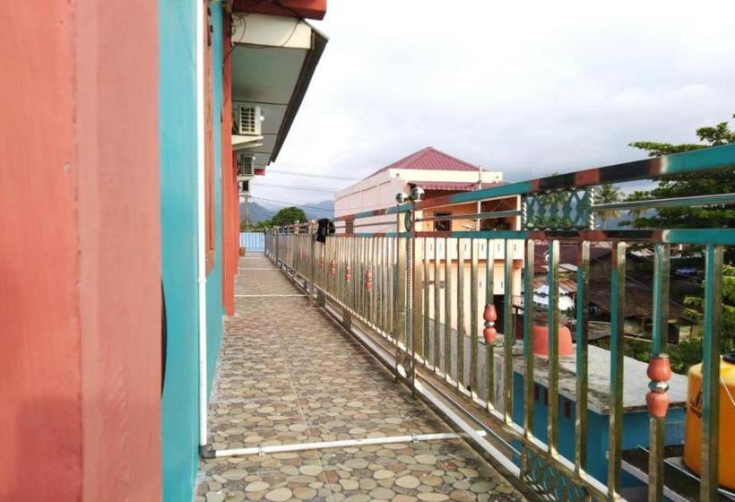 בית מלון כפרי Spot On 2926 Penginapan Sariah Basamo