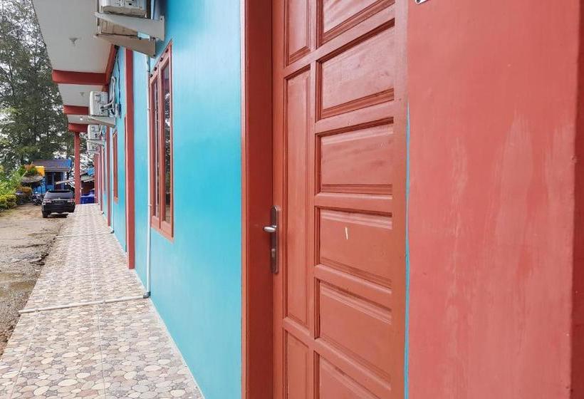 בית מלון כפרי Spot On 2926 Penginapan Sariah Basamo