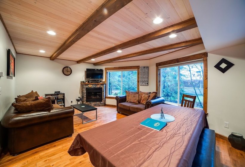 Mt. Baker Lodging Cabin 50  Hot Tub, Wifi, Sleeps 8! By Mbl