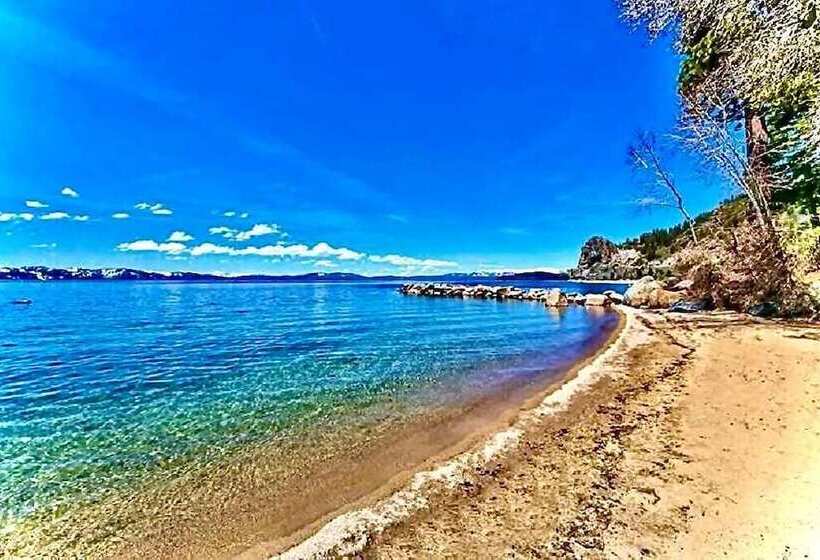Mv49 Lake Tahoe A Block From The Caverock Beach