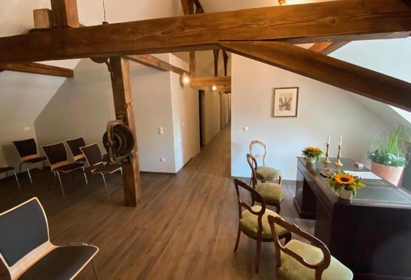 膳宿费 Bürgerhauslöwen