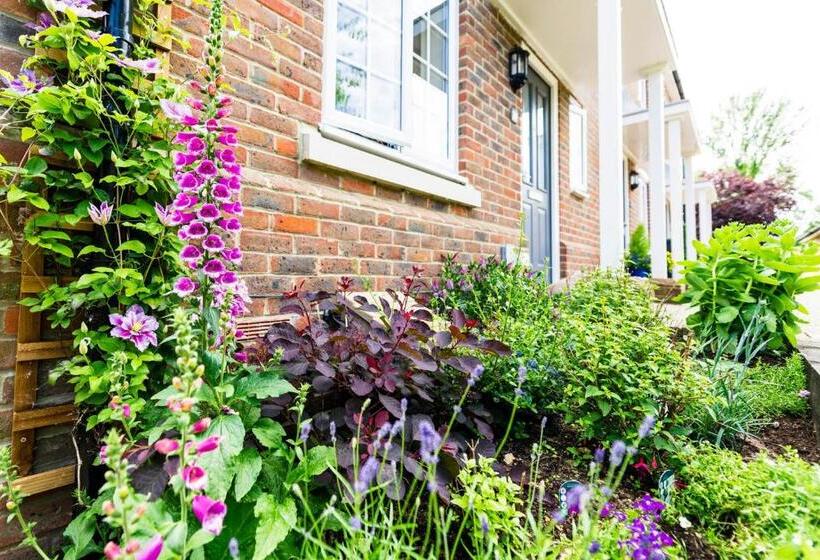 צימר Riverside Stays, Shefford