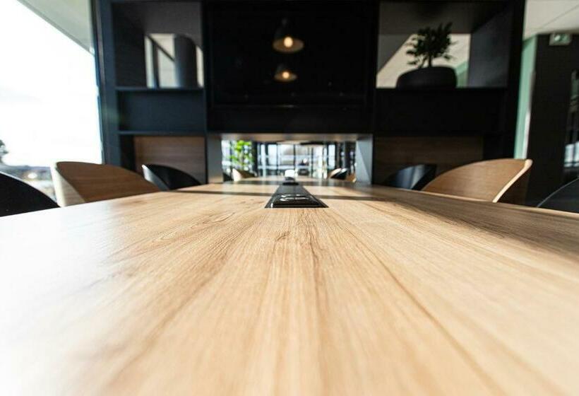 B&b Hotel Compiègne