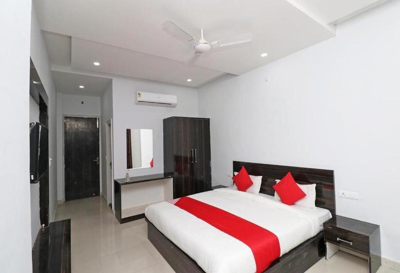 Vaccinated Staff - Capital O 36090 Hotel Sathyarth