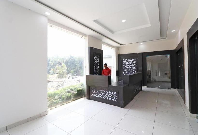 Vaccinated Staff - Capital O 36090 Hotel Sathyarth