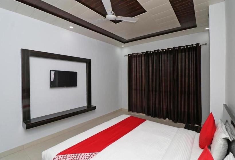 Vaccinated Staff - Capital O 36090 Hotel Sathyarth