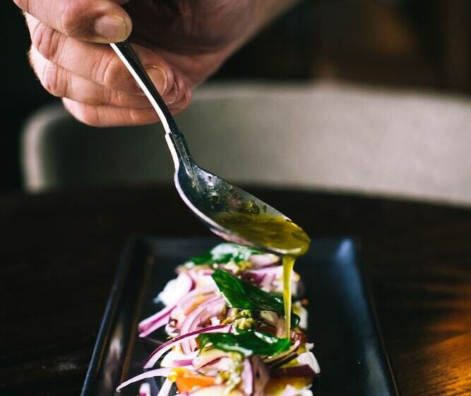 Отель Crown Lodge