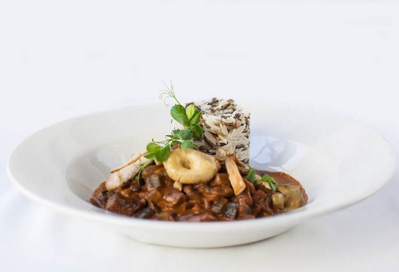 Отель Crown Lodge