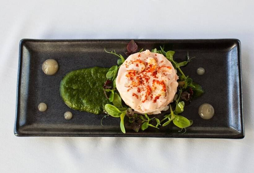 Отель Crown Lodge