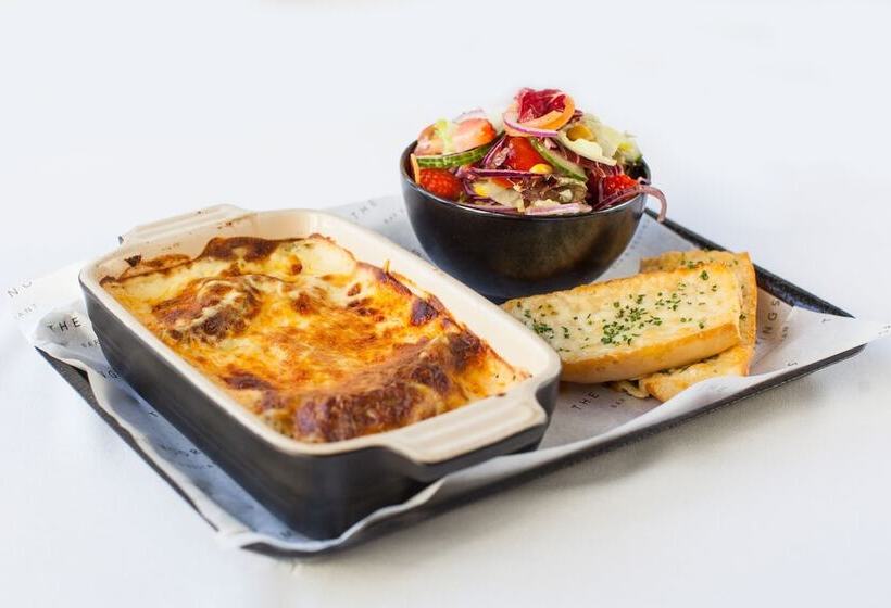 Отель Crown Lodge