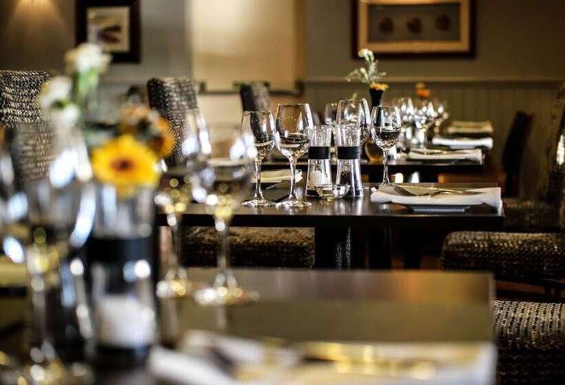 Отель Crown Lodge