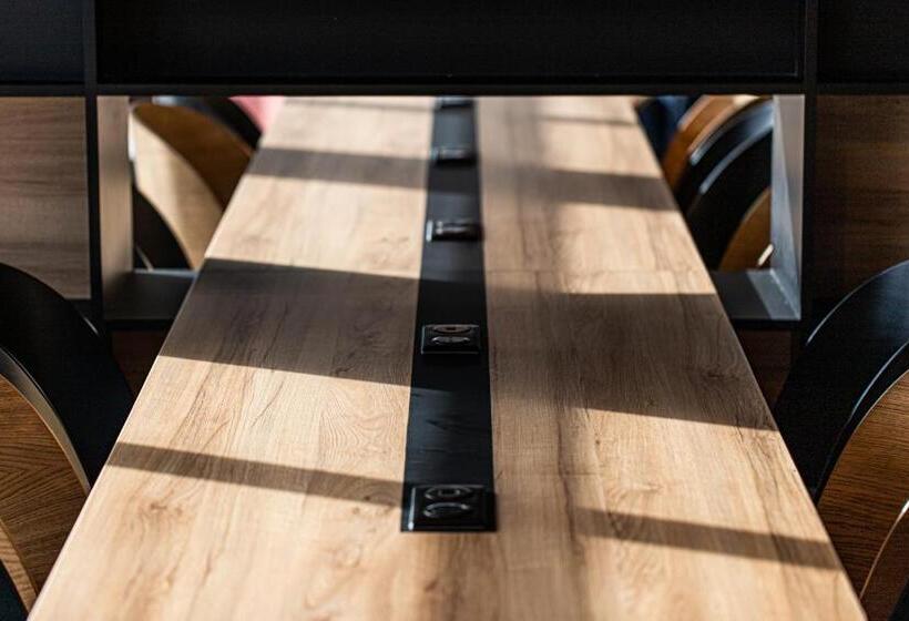 B&b Hotel Compiègne