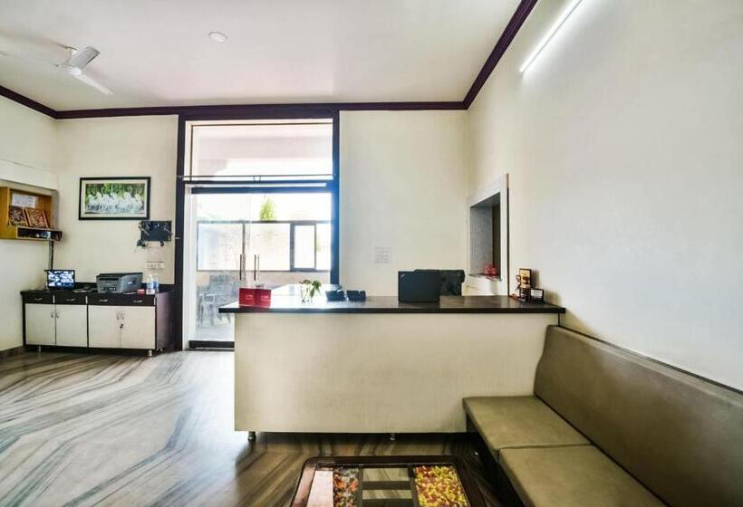 Hotel Oyo 36721 Kalika Resort