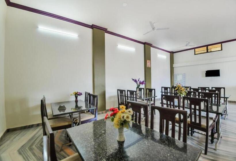 Hotel Oyo 36721 Kalika Resort