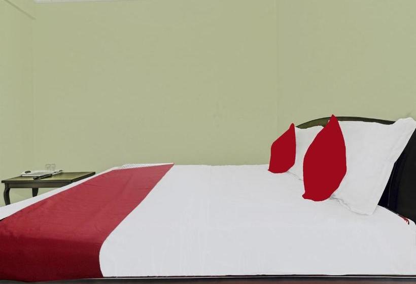 בית מלון כפרי Oyo 47579 Gn Residency