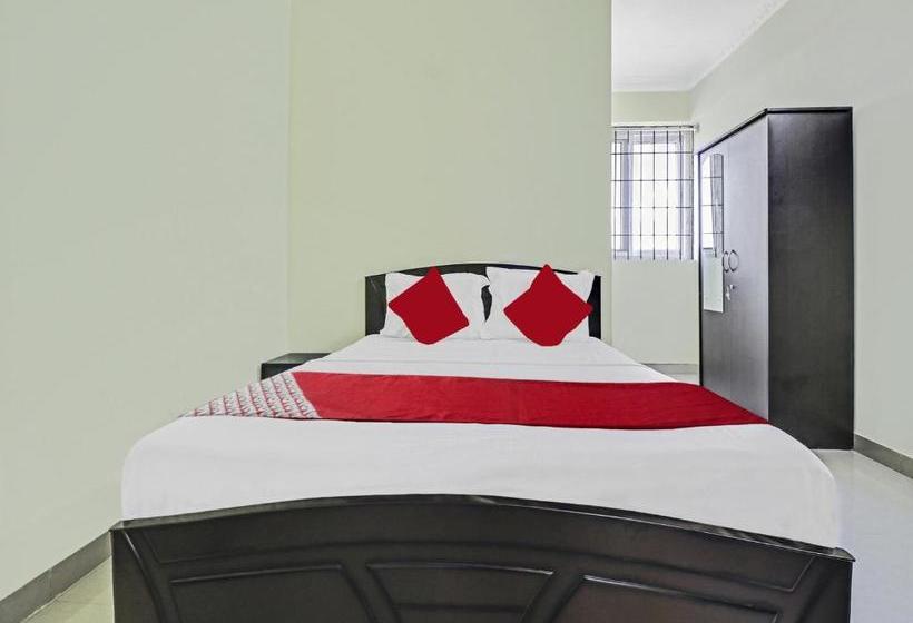 בית מלון כפרי Oyo 47579 Gn Residency