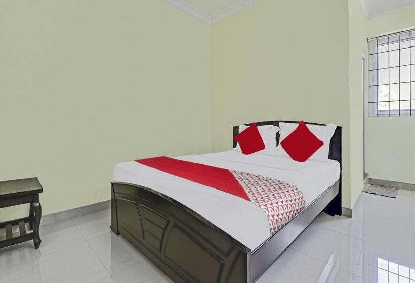 בית מלון כפרי Oyo 47579 Gn Residency