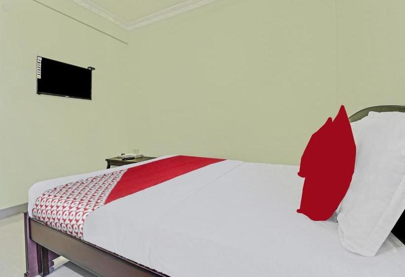 בית מלון כפרי Oyo 47579 Gn Residency