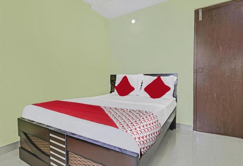 בית מלון כפרי Oyo 47579 Gn Residency